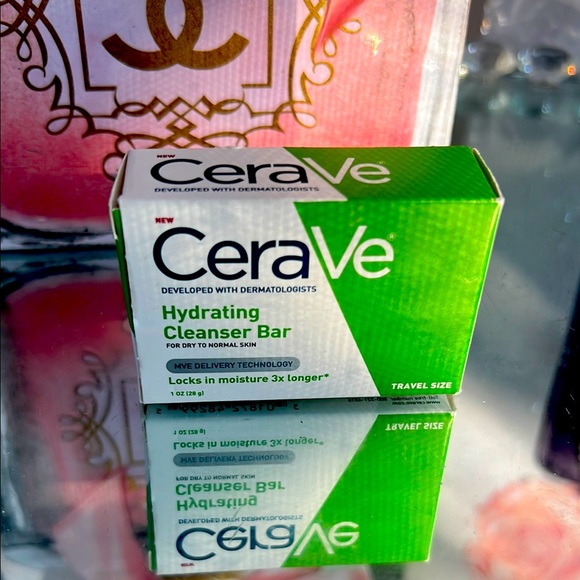 CeraVe  Hydrating cleanser for Dry to Normal skin bar soap travel size - Picture 1 of 4